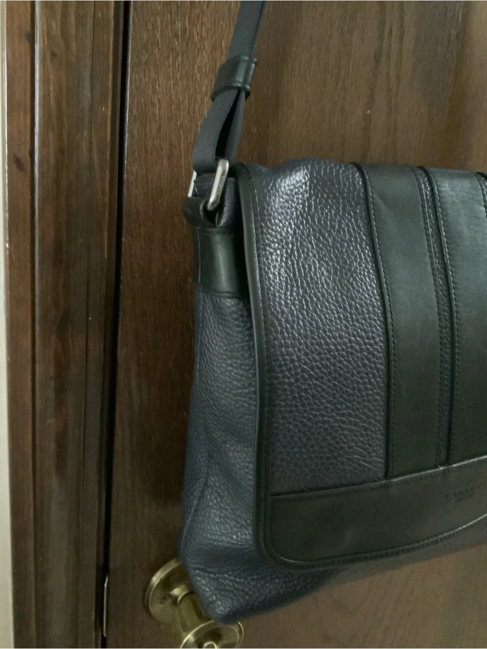 COACH Bond Navy Messenger Bag Unisex Bag F56666. Good condition.